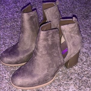 heeled booties